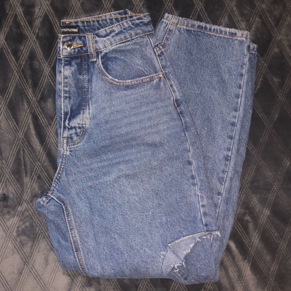 Thigh split boyfriend jeans
